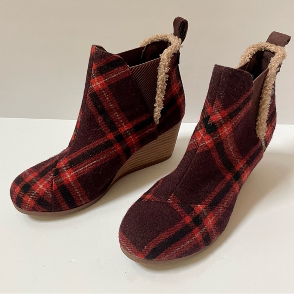 Toms Kelsey Barn Red Plaid Wedge Booties Size 7 - Picture 4 of 15
